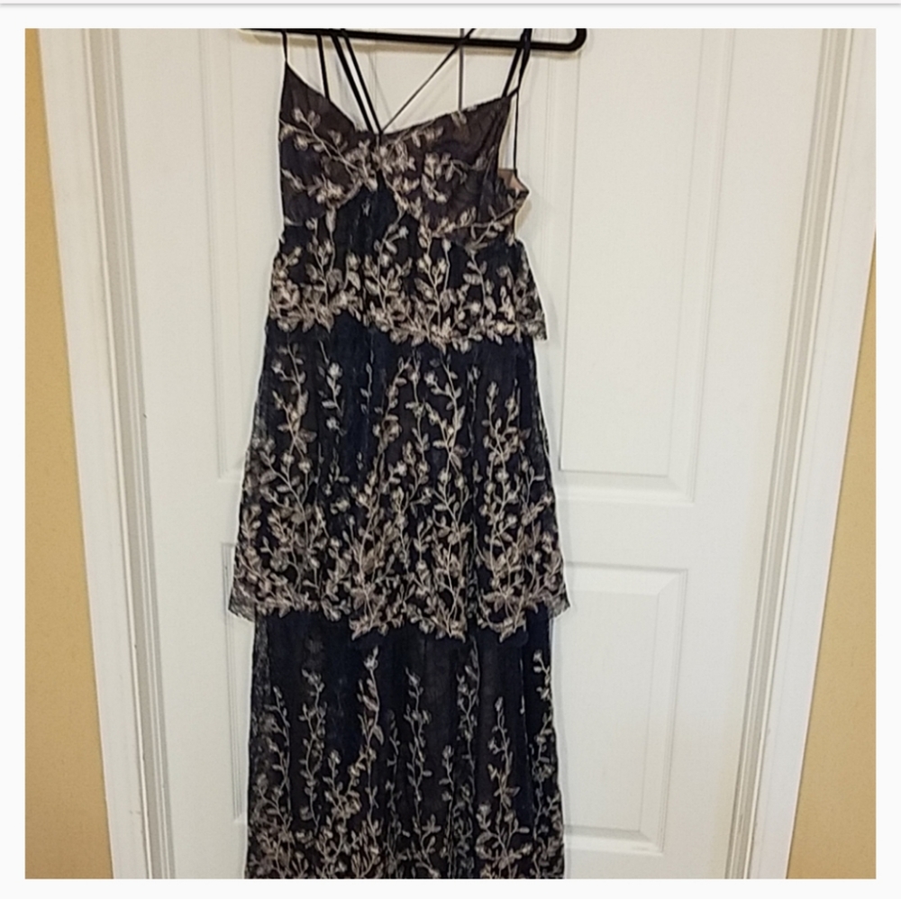 NEW BCBGMAXAZRIA TIERED EMBROIDERED MAXI PROM DRESS - Picture 5 of 13